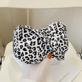 Schicke Canvas Baguette Schultertasche mit Leopardenmuster und weißem Reißverschluss für Damen - Leopardenmuster