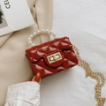Mini borsa trapuntata rossa con elegante manico di perle e catena dorata - Rosso