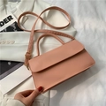Rosafarbene PU-Leder Umhängetasche mit rundem Griff und goldenen Metallbeschlägen - Rosa
