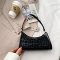 Sac sous le bras tendance en similicuir noir avec motif crocodile et boucles dorées - Motif Crocodile (271167) / Noir