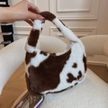 Graziosa borsa sottobraccio in peluche con stampa mucca marrone e finta pelliccia - Marrone