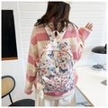 Zaino da studente crema con stampa di farfalle colorate e ciondolo a forma di orsetto - Farfalla Colorata (Senza Ciondolo)