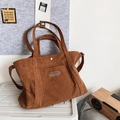 Bolso tote de pana marrón con logotipo azul bordado y correa ajustable al hombro - Marrón