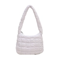 Bolso de hombro acolchado blanco para mujer con textura nube y cierre de cremallera - Blanco Roto