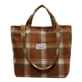 Borsa tote in tweed a quadri marroni con motivo scozzese e dettaglio etichetta in tessuto - Marrone a Quadri