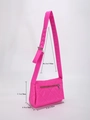Gesteppte Umhängetasche in leuchtendem Pink mit verstellbarem Gurt und Ösen - Rosarot