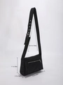 Borsa a tracolla trapuntata nera in nylon con ampia tracolla e tasca posteriore con zip - Nero