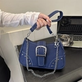 Retro-Schultertasche aus dunkelblauem Canvas mit Silberschnalle und Kettenriemen - Blau