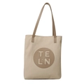 Minimalistische beige Canvas-Tragetasche mit braunen Lederriemen und TE LN Logo-Patch - Vertikal Khaki