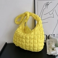 Gesteppte leuchtend gelbe Cloud-Tasche für Damen im gepolsterten Halbmond-Tote-Design - 45*31*11 / Gelb