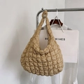 Beige Wolken-Tasche im Hobo-Stil mit gesteppter Faltenoptik und Tragegriff - 45*31*11 / Khaki