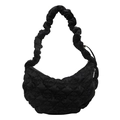 Borsa a mezzaluna nera trapuntata in nylon con tracolla a pieghe stile nuvola - Nero