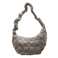 Elegante borsa a mezzaluna grigia trapuntata con una tracolla a scrunchie alla moda - Grigio