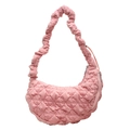 Roze gewatteerde puffer schoudertas met geplooide riem en trendy halve maan ontwerp - Lichtroze