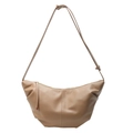Bolso de hombro media luna plisado marrón claro con correa de cuero ajustable - Caqui
