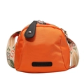 Leuchtend orangefarbene Umhängetasche mit floralem Gurt und robustem Nylonstoff - Orange