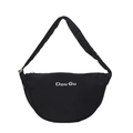 Minimalistische schwarze Nylon-Halbmondtasche mit weißem Dou Gu-Print und Reißverschluss - Schwarz