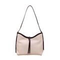 Minimalistische beige plissierte PU-Schultertasche mit braunem Rand und Bindedetail - Weiß