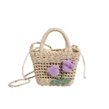 Modische Stroh-Handtasche mit lila Häkel-Tulpen und abnehmbarem Schultergurt - Lila Blume Beige