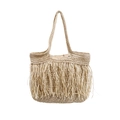 Große Boho-Strohtasche in Beige mit langen Fransen für den Sommerurlaub am Strand - Gebrochenes Weiß