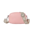 Borsa a tracolla rosa in pelle con rose a rilievo e ampia tracolla in tessuto colorato - Rosa