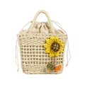Strohhandtasche mit gelber Sonnenblume und Kordelzug-Innenfutter vor weißem Hintergrund - Sonnenblumen-Dekorationsstil / Cremeweiß Mit Sonnenblumen-Dekoration