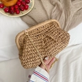 Natuurlijke strooien cloud bag met gouden ketting en vintage metalen frame sluiting - Khaki