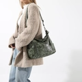 Retro deep green hobo bag in washed leather with adjustable strap and side zipper - Green