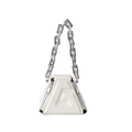 Borsa a mano bianca geometrica a triangolo con motivo a rilievo e catena d'argento - Bianco