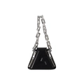 Borsa a mano a trapezio in pelle PU nera con catena d'argento e logo goffrato - Nero