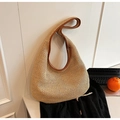 Modische beige Stroh-Umhängetasche mit braunem Lederbesatz im schicken Hobo-Stil - Einfacher Stil