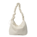 Bolso de hombro en nailon beige con correa fruncida y textura de efecto nube - Blanco