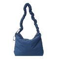 Sac bandoulière en nylon bleu marine avec bandoulière froncée et design demi-lune épuré - Bleu foncé