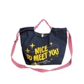Borsa tote in denim blu scuro con ricamo giallo e spalline rosa per uno stile trendy - Motivo a Stelle Blu Scuro (Stile Stella Nera)