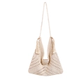 Schicke beige gestrickte Schultertasche mit Häkelwellen und seitlichen Quasten - Gebrochenes Weiß