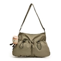 Olijfgroene nylon crossbodytas met trekkoordzakken en pluche koffiebeker hanger - Groen