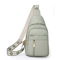 Bolso bandolera verde claro con textura de lichi y correa tejida con patrón de estrella - verde claro
