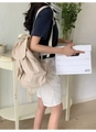 Schicker cremefarbener Nylon-Rucksack für Damen mit minimalistischem Sommer-Design - Gebrochenes Weiß
