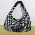 Bolso de hombro hobo tejido a cuadros blanco y negro clásico con cierre de cremallera - Negro y Blanco (Grande) / Grande 47*32