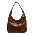 Bolso de hombro marrón de cuero PU con costuras blancas y logotipo en el frente - Marrón