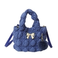 Sac bandoulière en nylon matelassé bleu avec texture cœur, poignée nuage et boucle dorée - Bleu clair