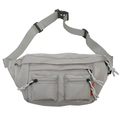 Riñonera minimalista de nailon gris claro con diseño multibolsillos y correa ajustable - Gris
