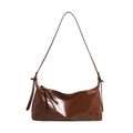 Sac fourre-tout rétro marron foncé en similicuir avec clous et détail de fermeture à pompon - Marron