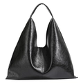 Minimalistische schwarze glänzende Plissee-Schultertasche mit Dreiecks-Silhouette - Schwarz