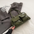 Sac à main vert foncé en similicuir avec texture cirée et deux poches sur le devant - Vert Rétro