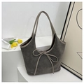 Dunkelgraue Shopper-Tasche aus Mattleder mit beiger Schleife und Schultergurt-Design - Grau