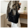 Schicke schwarze Shopper-Tasche aus Wildlederimitat mit Lederschleife für Damen - Schwarz