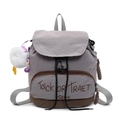 Sac à dos d'automne chic gris et marron avec broderie et pendentif pompon blanc - Gris