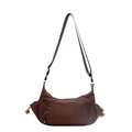Bolso bandolera minimalista de tela marrón café con cordones ajustables en los laterales - café