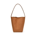 Minimalistische braune Wildleder-Beuteltasche mit Schultergurt und Kordelzug-Detail - Klein / Braun